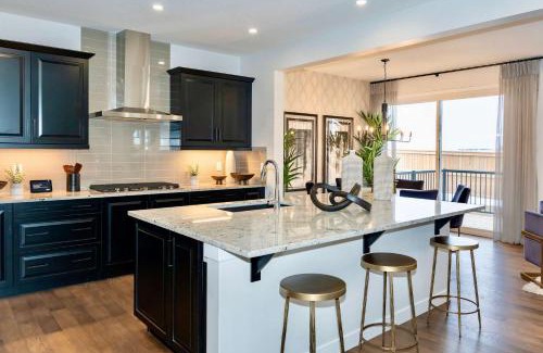 Calgary House | Strawberry Fields 4BD Family Movie Room Office