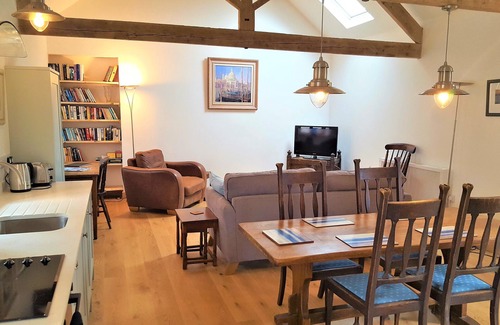 Hele House | Strawfields. Stunning cottage in amazing location close to the sea + Games Barn.