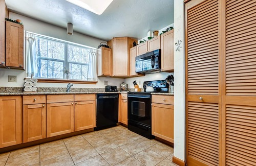 Frisco Condo | Streamside Lane | 2BR/2BA | Ski Bus | Walk to Main