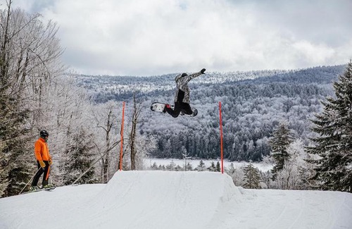 Snowshoe Apartment | Stroll to Slopes Village Area Ski in-out Unit 351