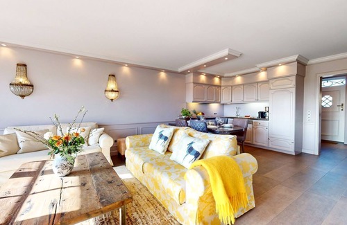 Archsum House | Strönholt - Spacious vacation home with garden for up to 5 people in Archsum.