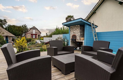 Merville-Franceville-Plage House | Stunning private villa for 10 people with WIFI, TV, terrace and pets allowed