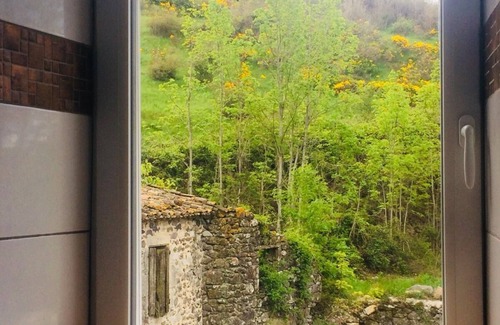 Saint-Etienne-de-Boulogne Apartment | Studio-Oversized-Ensuite with Jet bath-Mountain view-Kig size