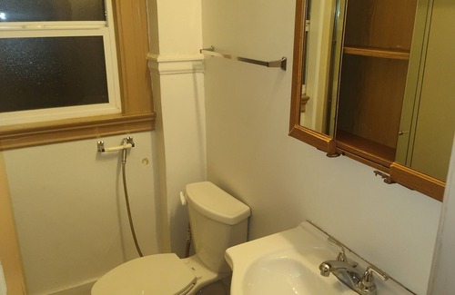 Berkeley Apartment | Student Housing 6-bedroom Full Unit 1 block from UC Berkeley Southside