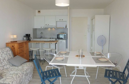 Saint-Gilles-Croix-de-Vie Apartment | Studio cabin 4 pers, parking, beach, 2 stars, Saint-Gilles-Croix-de-Vie