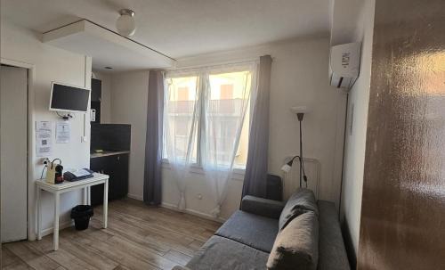 Les Sablettes Apartment | Studi'Hotel cœur Sablettes CLIM parking H24 total autonomie
