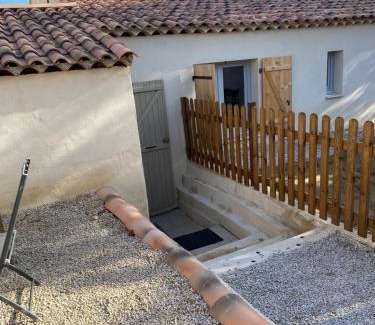La Tour-d'Aigues House | Studio à la campagne