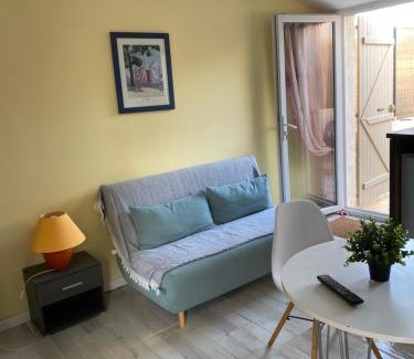 La Tour-d'Aigues House | Studio à la campagne