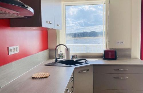 Tregastel Apartment | Studio à Trégastel avec Wifi, parking et vue sur mer - FR-1-542-36