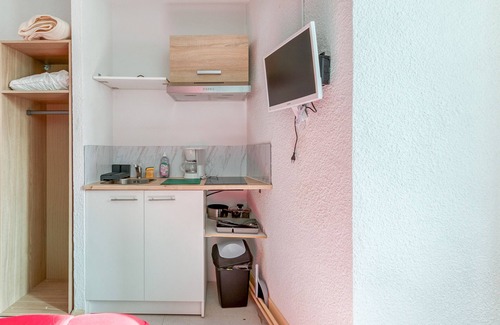Arvillard Apartment | Studio '107' with Shared Pool, Shared Terrace and Wi-Fi