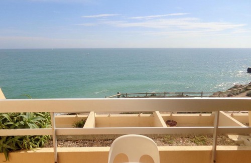 Sete Apartment | STUDIO 1ERE LIGNE MER AVEC PARKING ET ASCENSEUR
