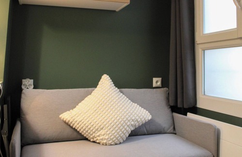 Quartier de Rochechouart Apartment | Studio 2 steps from the Musée Grévin