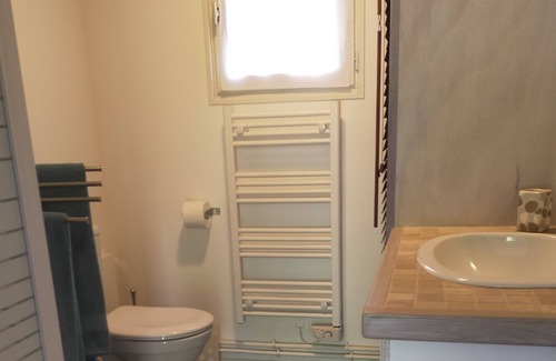 Cadenet Apartment | Studio 20m2 Indépendant Dans le Sud Luberon, Pour 2 Voyageurs