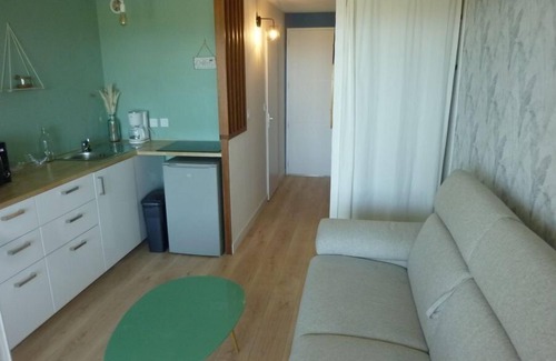 Damgan Apartment | Studio 4 people. facing the sea+swimming pool+tennis