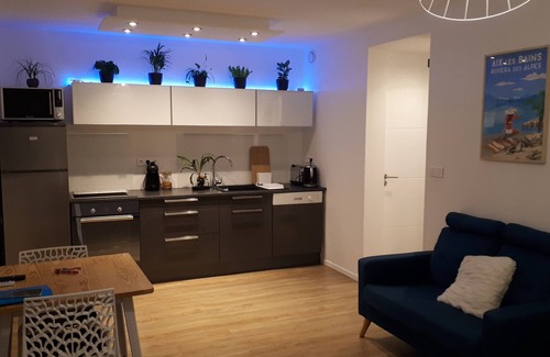 Aix-les-Bains Apartment | Studio 4* Swimming pool (summer), parking & superb view!