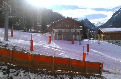 Valfrejus Apartment | Studio 4personnes facing south and the slopes with Balcony.