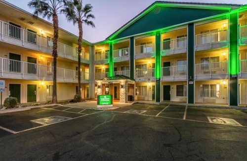 Estrella Hotel | Studio 51 Extended Stay Hotel