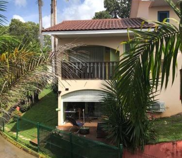 Sainte-Anne Apartment | Studio 5min walk from the beach