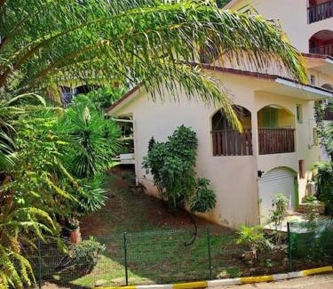 Sainte-Anne Apartment | Studio 5min walk from the beach