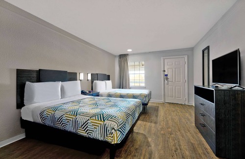 Denton Hotel | Studio 6 Denton, TX - UNT
