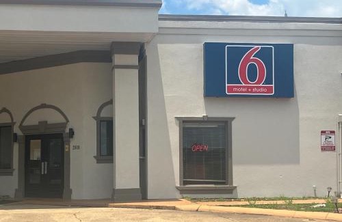 Hammond Hotel | Studio 6 Hammond, LA I12 I55