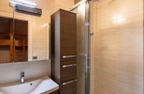 Eaux-Bonnes Apartment | Studio 6 pers. avec balcon et accès direct aux pistes à Eaux-Bonnes - FR-1-400-6