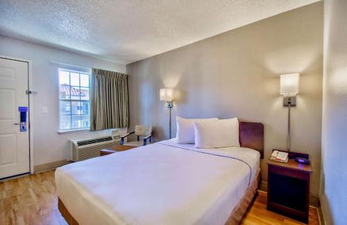 Deer Valley Hotel | Studio 6-Phoenix, AZ - Deer Valley