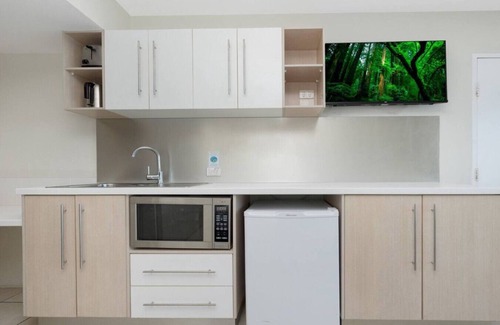North Ward House | Studio 811 - Picturesque Beachfront Views