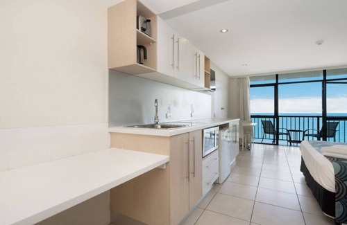 North Ward House | Studio 811 - Picturesque Beachfront Views