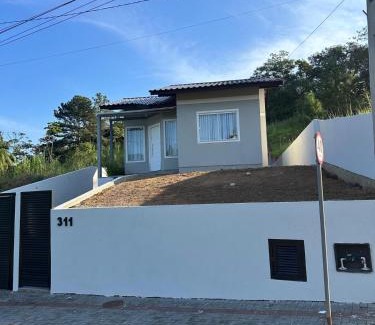 Estrada das Areias Apartment | Studio aconchegante e tranquilo! Perto de tudo!