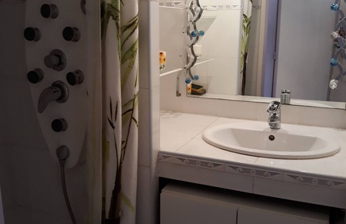 Le Grau-Du-Roi Apartment | Studio air-conditioned cabin with pool in Grau du Roi in the rdc