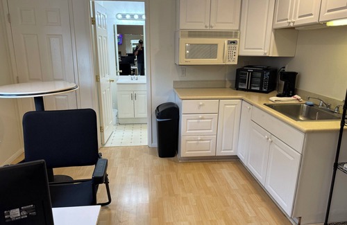 Glendora Apartment | Studio - An Easy Stroll to the Glendora Village