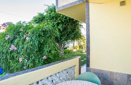 Albufeira Apartment | 'Studio Anastacio' with Pool, Private Terrace & Wi-Fi
