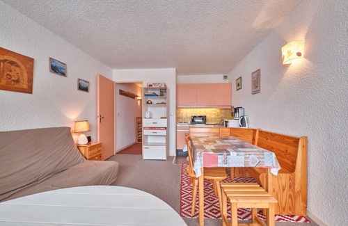 Correncon-en-Vercors Apartment | Studio Apartment 'Herbouilly' with Mountain View and Balcony