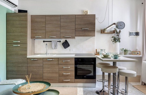 Rivoltella Apartment | Studio Apartment 'Il Sire - Casa Vacanza' with Private Terrace, Wi-Fi and Air Conditioning