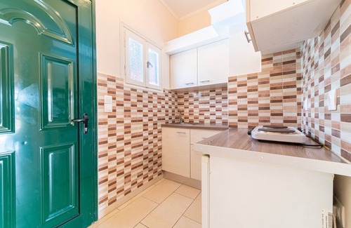 Lakones Apartment | Studio apartment "Arianna Studio 9" with sea view, communal pool & WLAN