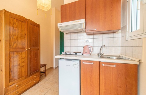 Lakones Apartment | Studio Apartment Arianna Studio 12 with Sea View, Shared Pool & Wi-Fi