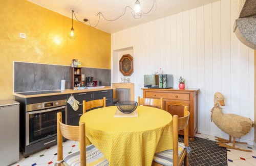 Concarneau Apartment | Studio Apartment 'Avec Terrasse Au Calme' with Private Terrace, Private Garden and Wi-Fi