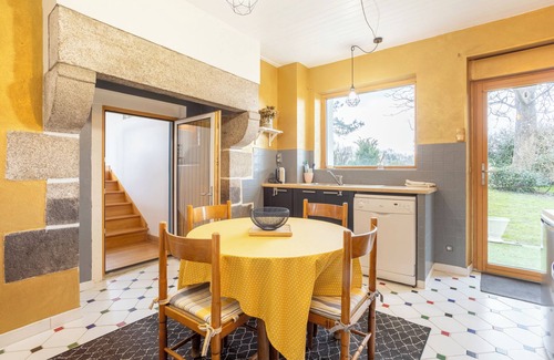 Concarneau Apartment | Studio Apartment 'Avec Terrasse Au Calme' with Private Terrace, Private Garden and Wi-Fi