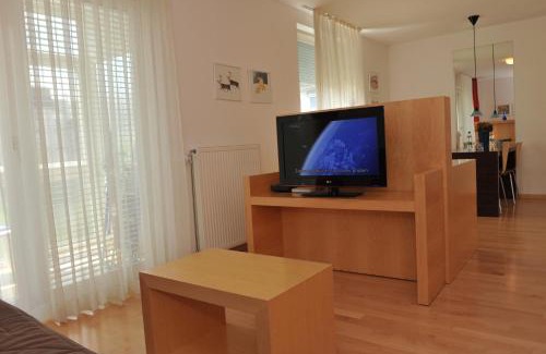 Bezigrad District Apartment | Studio Apartment Bor Tour As Ljubljana