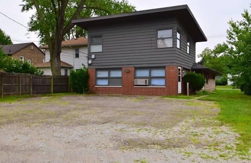 South Bend Apartment | Studio apartment close to Notre Dame (1309.4)