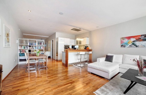 Marlengo Apartment | Studio Apartment 'Faselehof Loftapartment Carat' with Mountain View, Shared Pool and Wi-Fi
