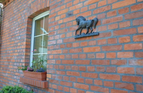 Krostitz Apartment | Studio Apartment 'Ferienwohnung Nr 3 Tanne' with Shared Garden and Wi-Fi