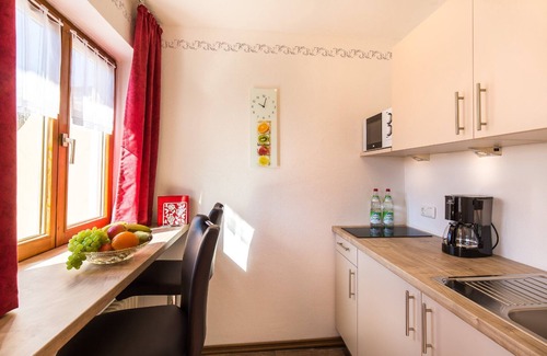 Ruhpolding Apartment | Studio Apartment 'Gästehaus Wolfgang Taubensee -3-' with Mountain View, balcony and Wi-Fi