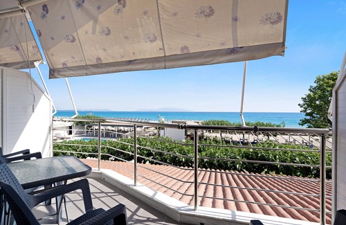 Pidima Kyras Apartment | Studio Apartment 'Iguana 14' with Sea View, Wi-Fi and Air Conditioning