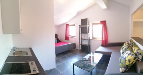 Funtana Apartment | Studio apartment in Funtana with air conditioning, WiFi, washing machine 4982-4