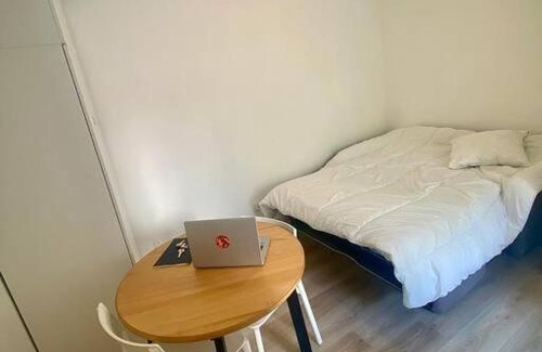 Combat Apartment | Studio Apartment in Paris