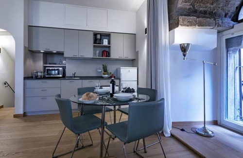 Oltrarno Apartment | Studio apartment in the Tower near the ponte Vecchio