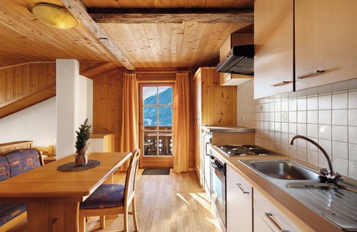 Valle di Casies Apartment | Studio Apartment 'Jelerhof Apt Dolomitenblick' with Mountain View, Shared Garden and Wi-Fi