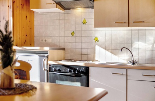 Valle di Casies Apartment | Studio Apartment 'Jelerhof Apt Dolomitenblick' with Mountain View, Shared Garden and Wi-Fi